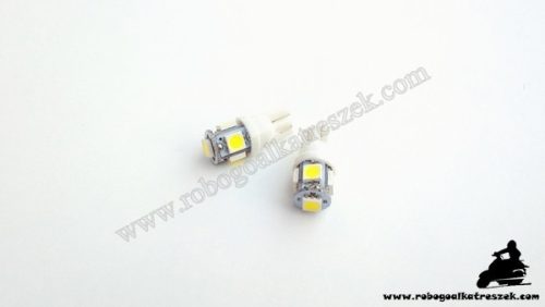 SMD 5 LED-es izzó T10 4W fehér 1 pár