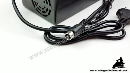 Elektromos kerékpár töltő SLA 48V 1,8Ah két pólusú kerek csatlakozóval